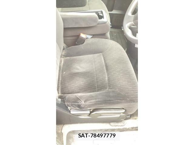 Nissan SERENA 2010-02 8745745-21