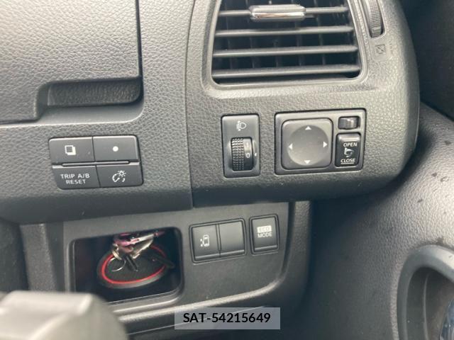 Nissan SERENA 2011-11 8745750-19