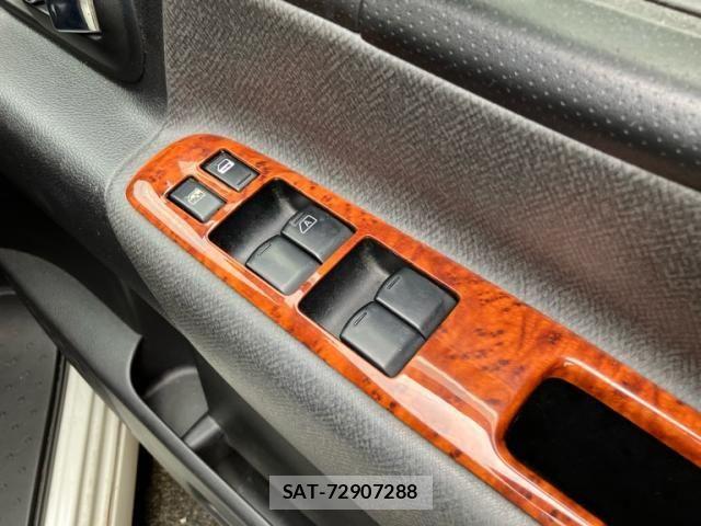 Nissan SERENA 2005-07 8745738-10