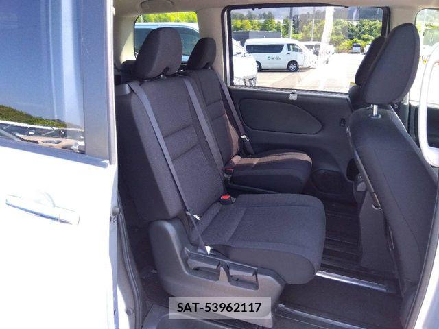 Nissan SERENA 2017-08 8781957-4