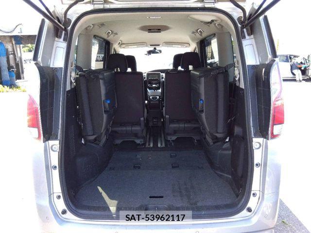 Nissan SERENA 2017-08 8781957-5
