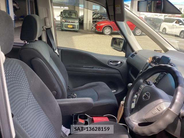 Nissan SERENA 2016-01 8781965-14