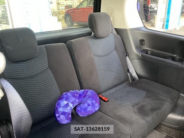 Nissan SERENA 2016-01 8781965-16