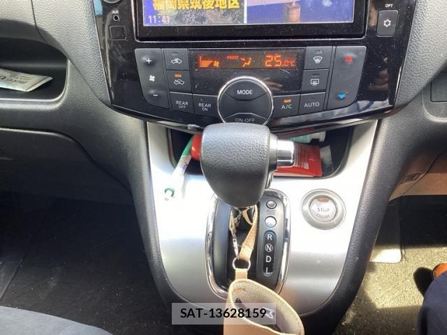 Nissan SERENA 2016-01 8781965-22