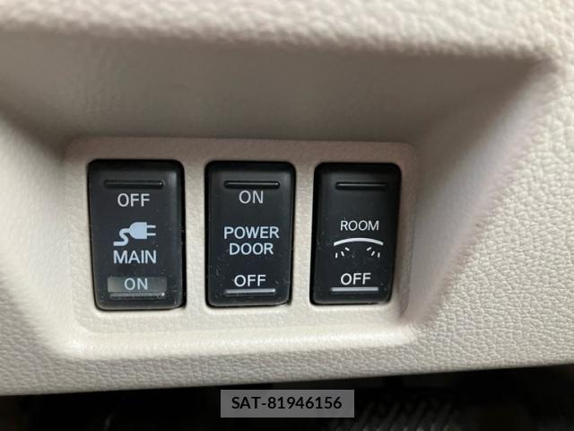 Nissan SERENA 2012-04 8781969-20