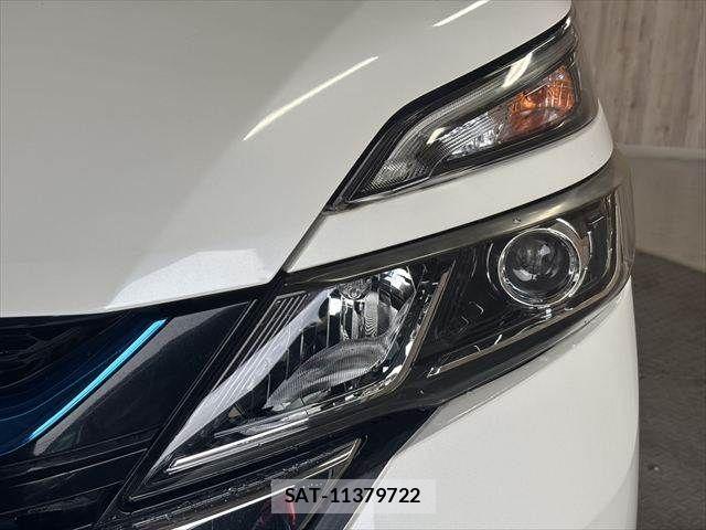 Nissan SERENA 2018-10 8781948-23