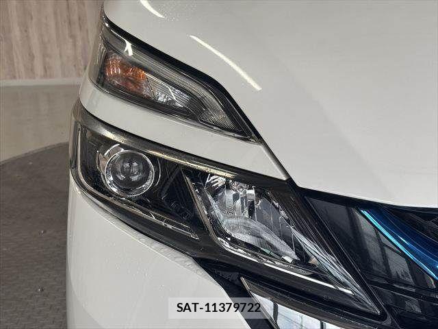 Nissan SERENA 2018-10 8781948-24