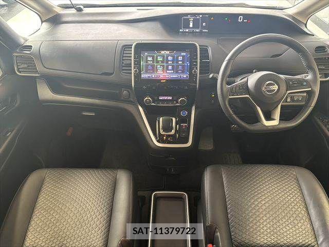 Nissan SERENA 2018-10 8781948-2
