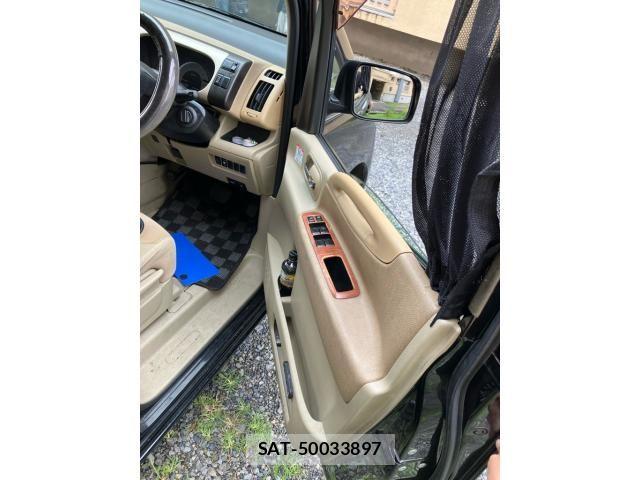 Nissan SERENA 2007-09 8781970-12