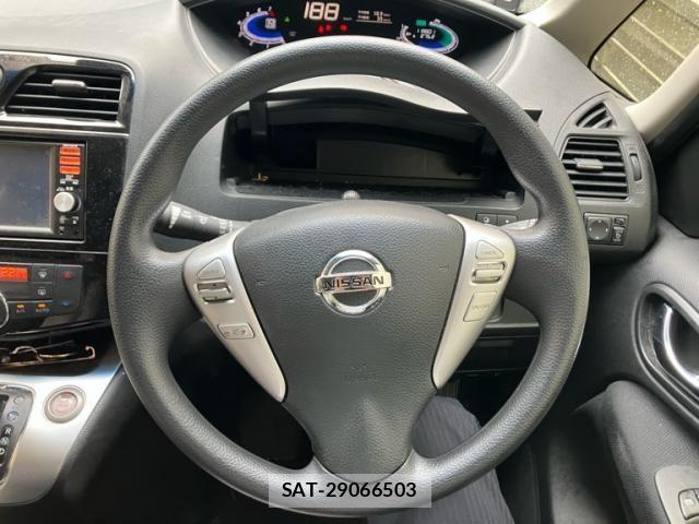 Nissan SERENA 2016-01 8781960-17