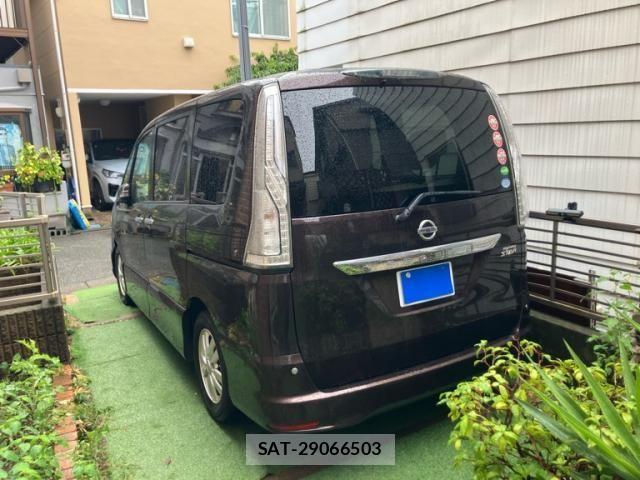 Nissan SERENA 2016-01 8781960-2