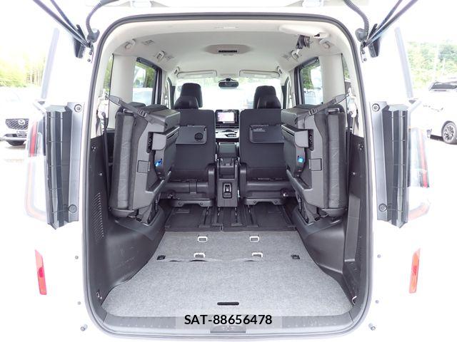 Nissan SERENA 2024-04 8781944-17