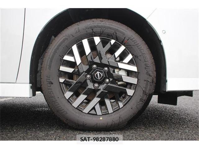 Nissan SERENA 2026-01 8781932-15