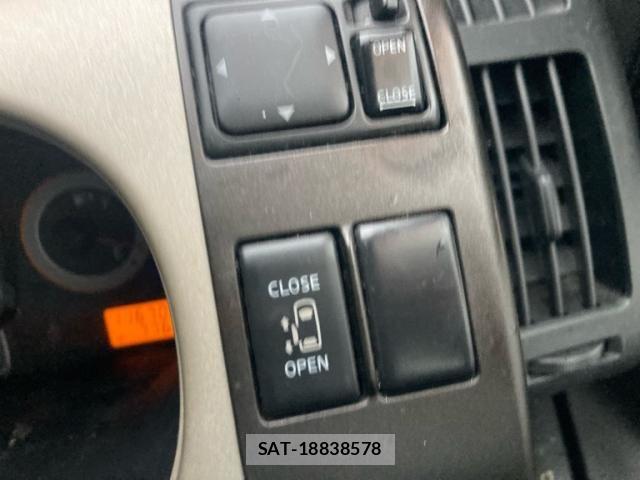 Nissan SERENA 2007-05 8781968-11