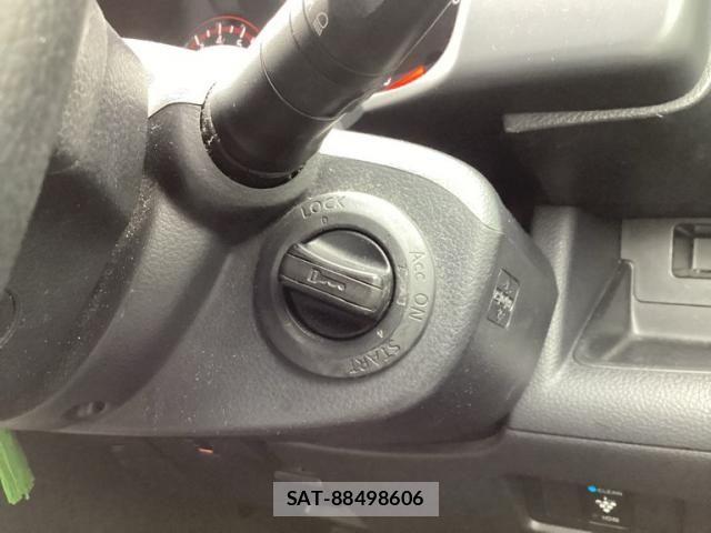 Nissan SERENA 2008-08 8781962-18