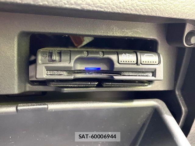 Nissan SERENA 2011-11 8781959-6