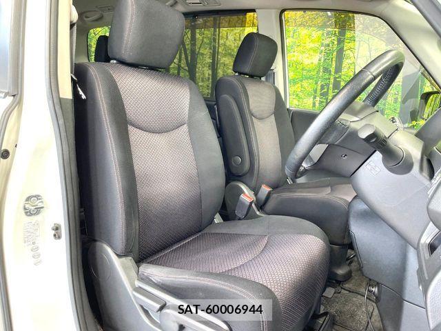 Nissan SERENA 2011-11 8781959-7