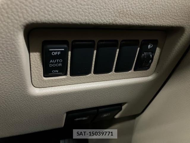 Nissan SERENA 2010-08 8781963-15