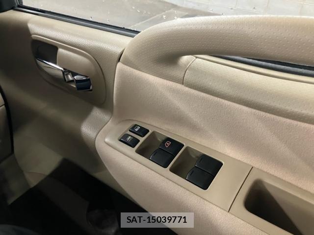 Nissan SERENA 2010-08 8781963-18