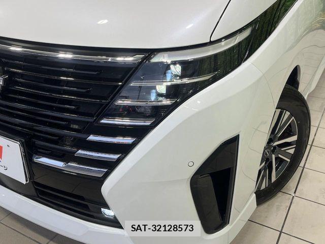 Nissan SERENA 2023-08 8781937-12