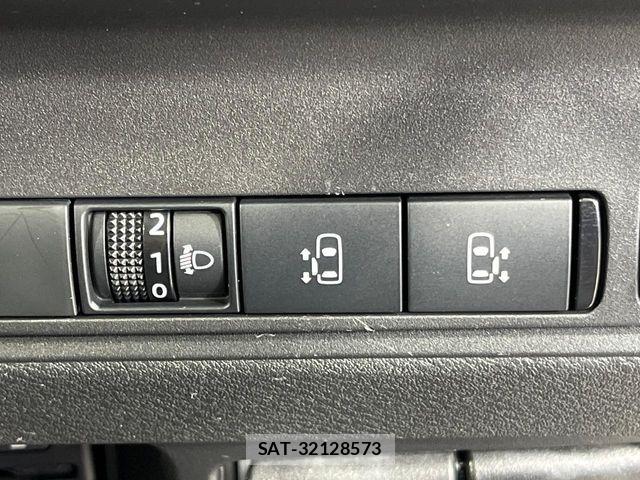 Nissan SERENA 2023-08 8781937-3