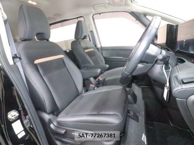 Nissan SERENA 2023-07 8781936-3