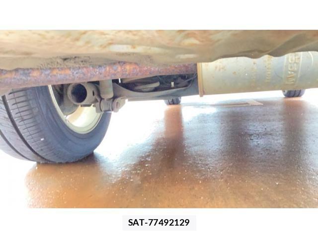 Nissan SERENA 2009-05 8781964-12