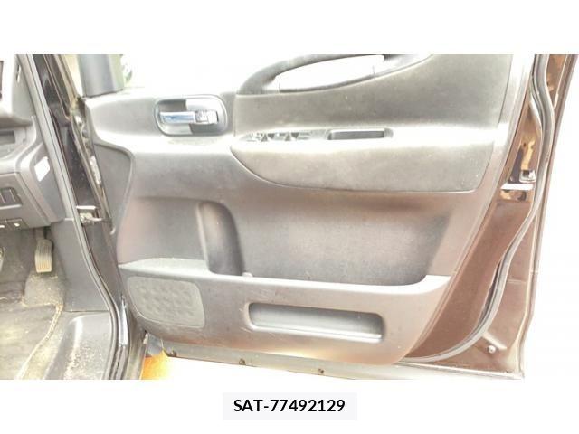 Nissan SERENA 2009-05 8781964-14