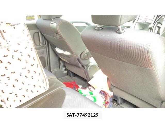 Nissan SERENA 2009-05 8781964-23