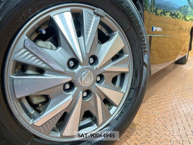 Nissan SERENA 2018-04 8797405-13
