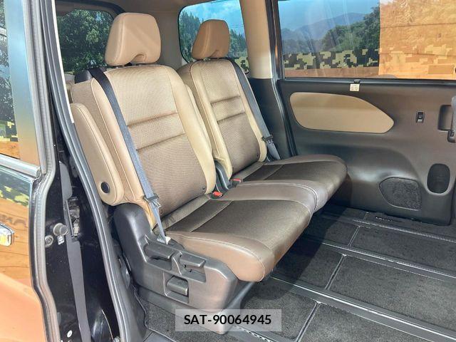 Nissan SERENA 2018-04 8797405-8