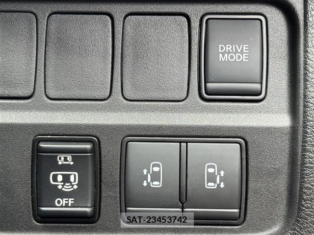 Nissan SERENA 2022-08 8797399-17