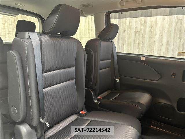 Nissan SERENA 2018-11 8797417-10