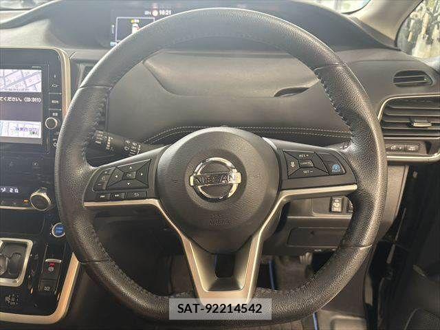 Nissan SERENA 2018-11 8797417-13