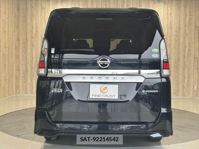 Nissan SERENA 2018-11 8797417-19