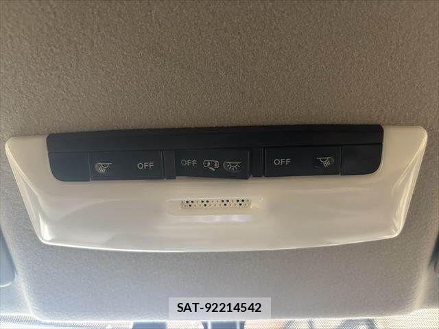 Nissan SERENA 2018-11 8797417-7
