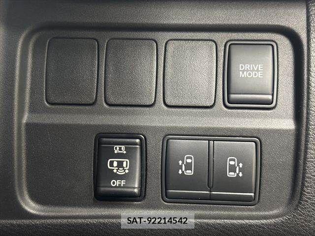 Nissan SERENA 2018-11 8797417-8
