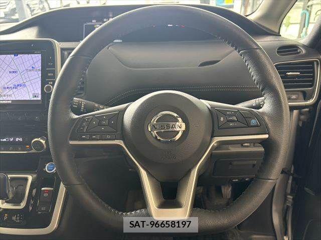Nissan SERENA 2018-07 8797418-12
