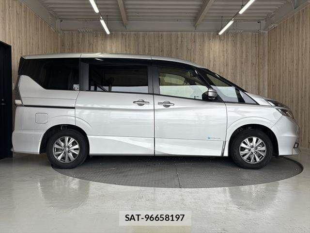 Nissan SERENA 2018-07 8797418-17