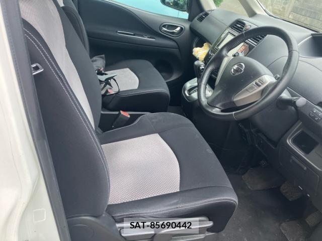 Nissan SERENA 2011-09 8831472-9