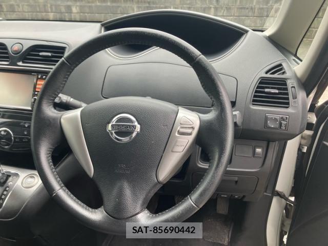 Nissan SERENA 2011-09 8831472-14