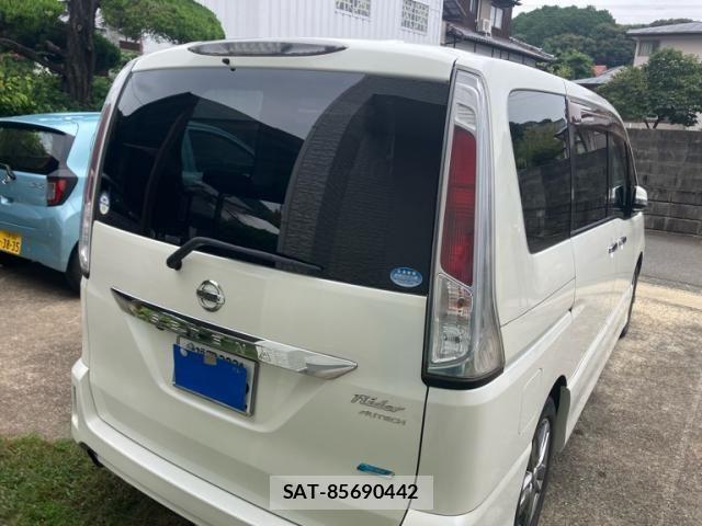 Nissan SERENA 2011-09 8831472-1