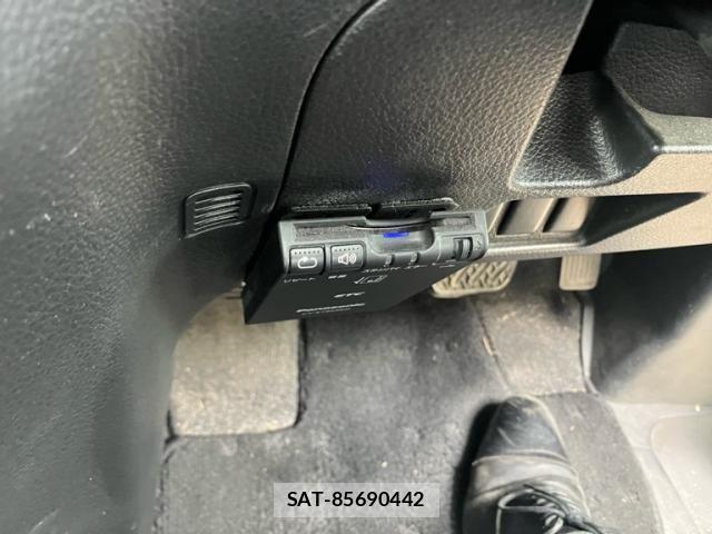 Nissan SERENA 2011-09 8831472-19