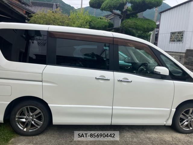 Nissan SERENA 2011-09 8831472-4
