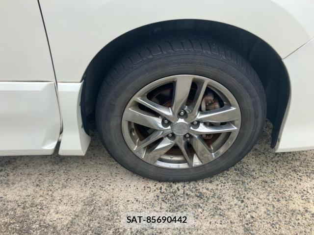 Nissan SERENA 2011-09 8831472-5