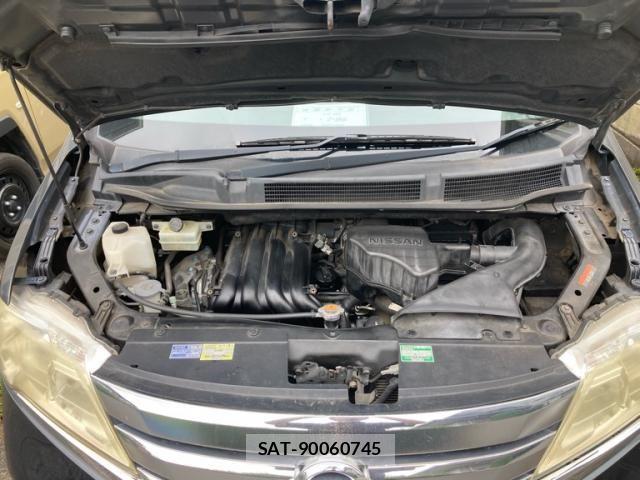 Nissan SERENA 2012-01 8831463-9