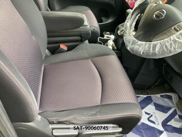 Nissan SERENA 2012-01 8831463-15
