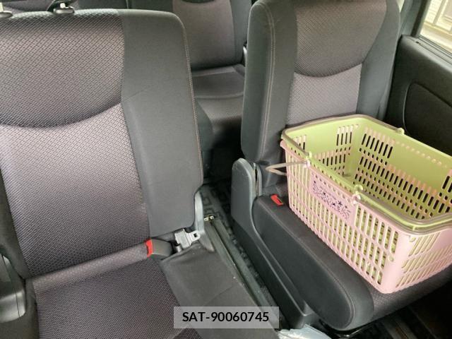 Nissan SERENA 2012-01 8831463-16