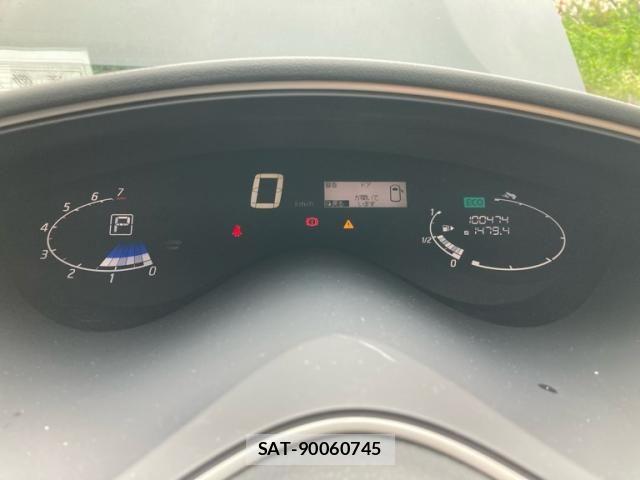 Nissan SERENA 2012-01 8831463-18