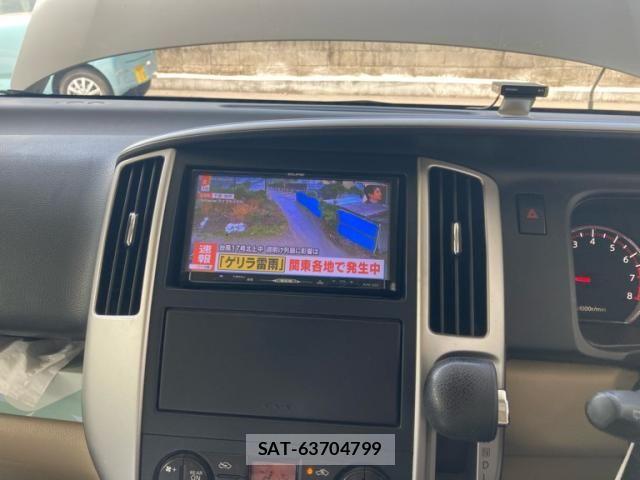 Nissan SERENA 2010-03 8831464-18